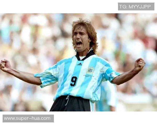 退役足球明星的辉煌岁月与传奇人生的深刻回顾